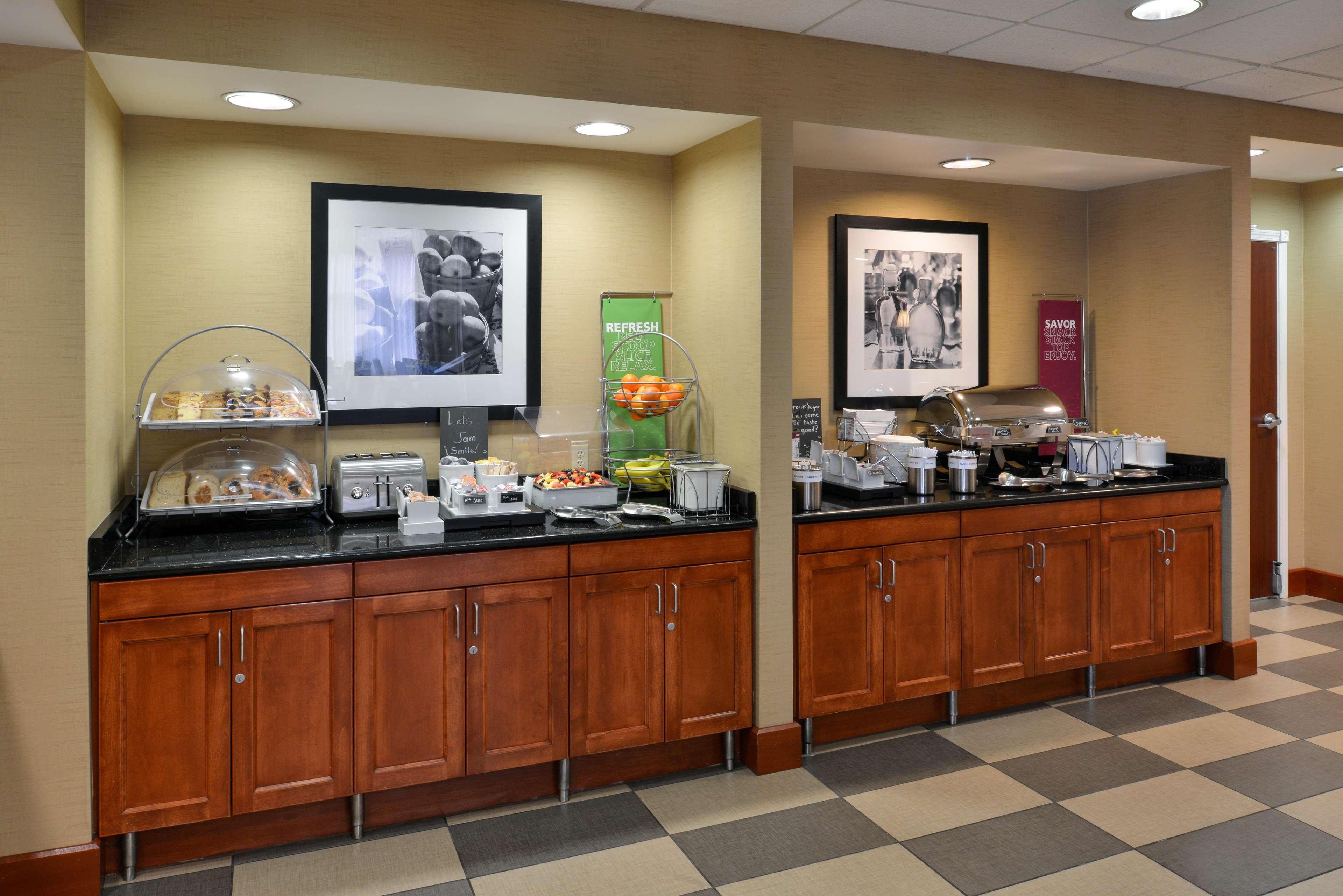 Hampton Inn & Suites Tacoma Ngoại thất bức ảnh