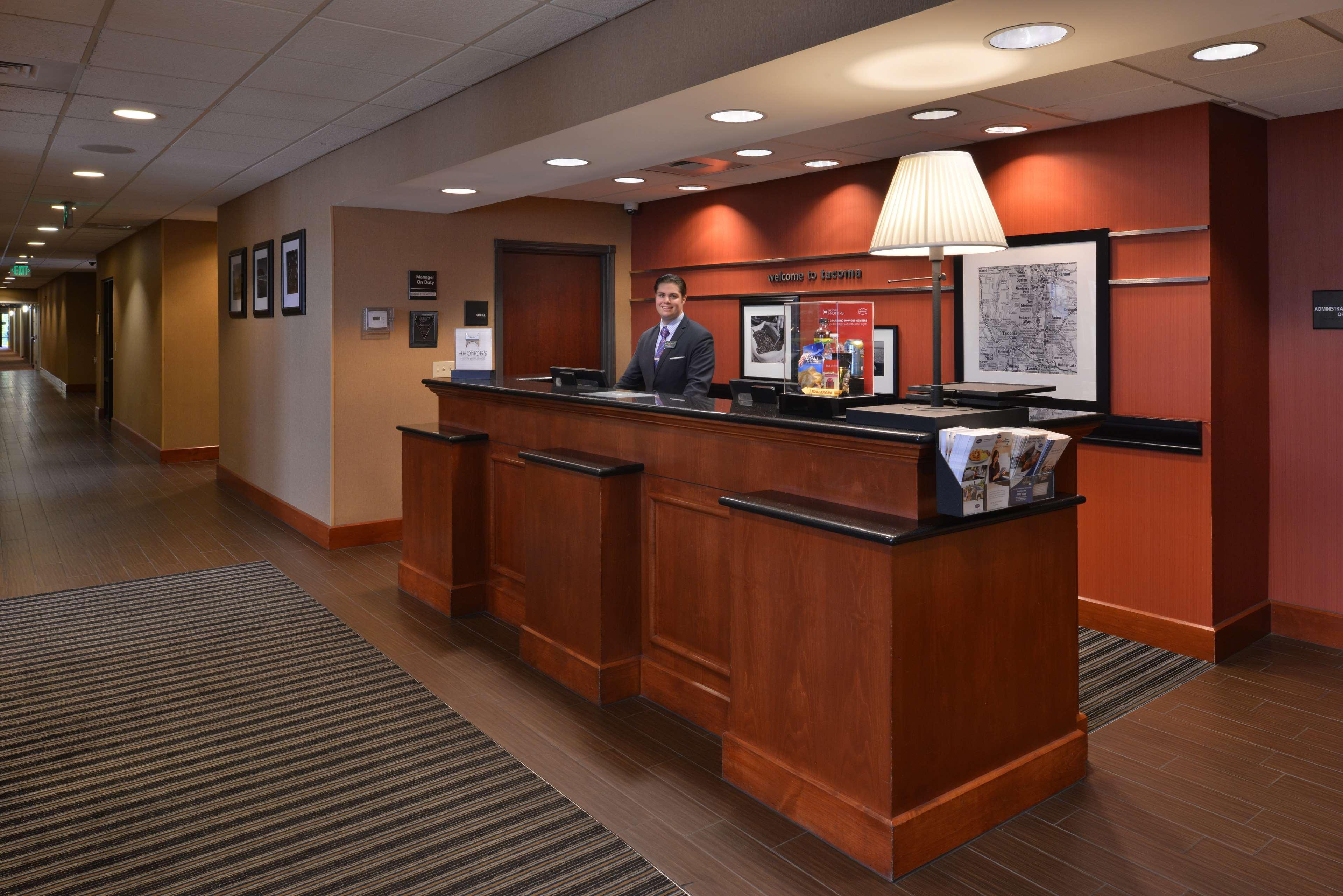 Hampton Inn & Suites Tacoma Ngoại thất bức ảnh