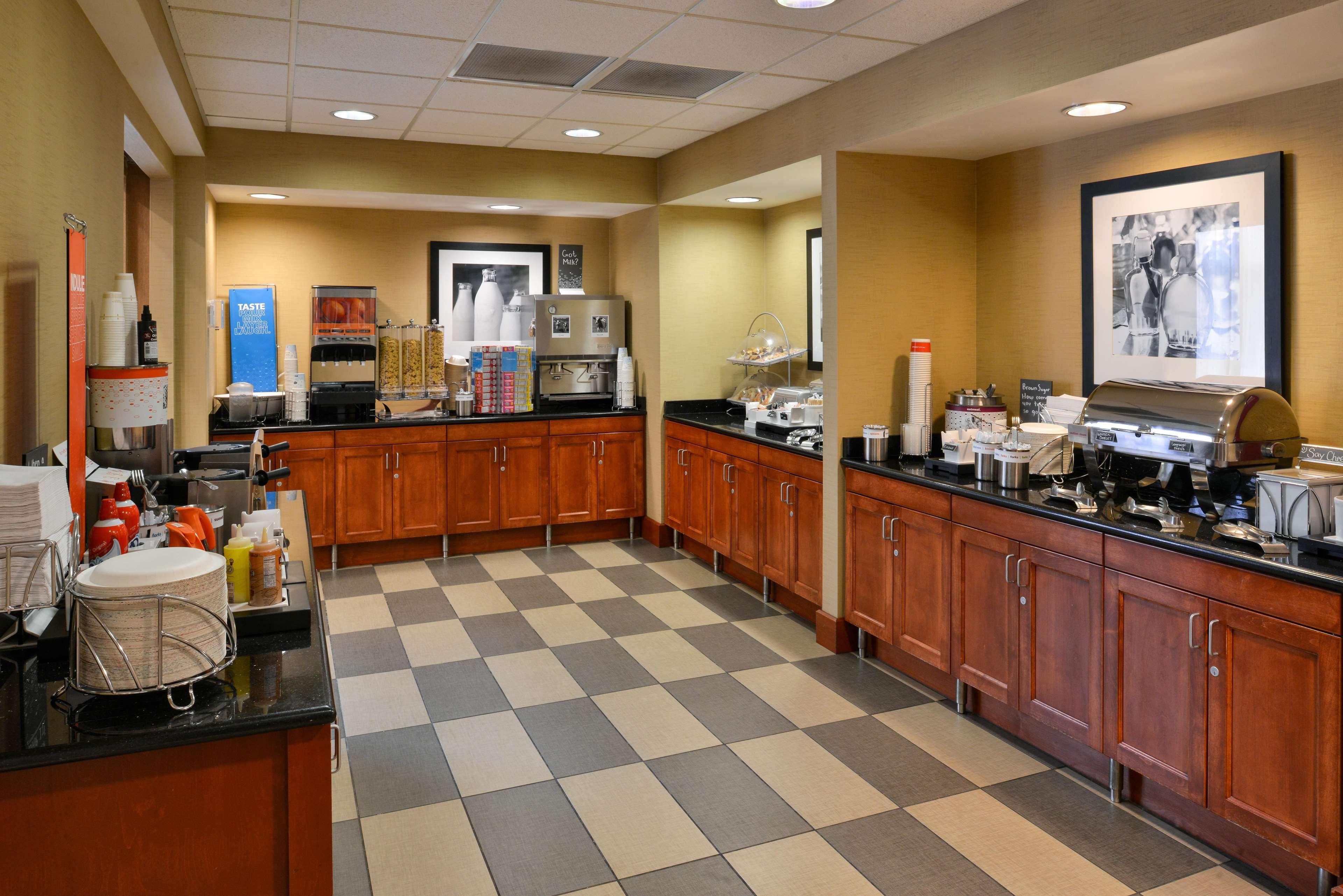 Hampton Inn & Suites Tacoma Ngoại thất bức ảnh